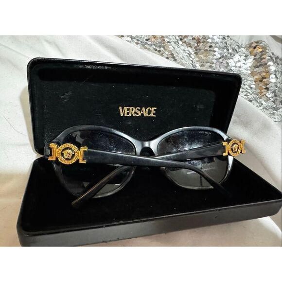VERSACE vintage Medusa head oversized sunglasses mod-4232 black gold y2k main image 6